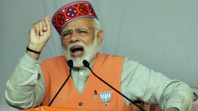 Prime minister Narendra Modi addressing an election rally at Rehan in Fatepur assembly segment of Kangra district on Thursday, November 2, 2017. (Shyam Sharma / Hindustan Times) Prime minister Narendra Modi addressing an election rally at Rehan in Fatepur assembly segment of Kangra district on Thursday, November 2, 2017. (Shyam Sharma / Hindustan Times)
