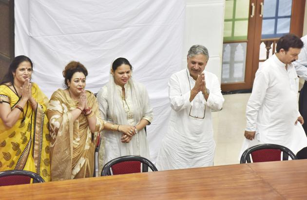 Pramila Kablana (third from left) and deputy Sunita Yadav (left), Madhu Azad and MP Rao Inderjit Singh. (Sanjeev Verma/HT PHOTO) Pramila Kablana (third from left) and deputy Sunita Yadav (left), Madhu Azad and MP Rao Inderjit Singh. (Sanjeev Verma/HT PHOTO)