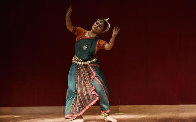 Renowned dancer Kritika Uppal (21) was the star attraction of the evening. (Virendra Singh Gosain/HT PHOTO) Renowned dancer Kritika Uppal (21) was the star attraction of the evening. (Virendra Singh Gosain/HT PHOTO)