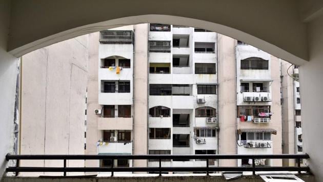 Applicants can also write to the deputy director (DDA housing scheme 2017) or submit details in person at Vikas Sadan (DDA’s headquarters) in INA market till November 10.(Arun Sharma/HT PHOTO) Applicants can also write to the deputy director (DDA housing scheme 2017) or submit details in person at Vikas Sadan (DDA’s headquarters) in INA market till November 10.(Arun Sharma/HT PHOTO)
