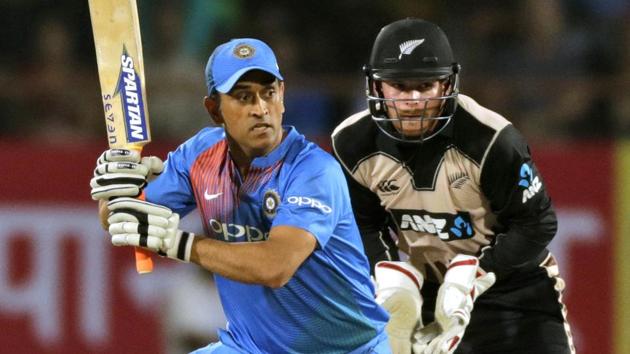 MS Dhoni scored 49 in the India vs New Zealand T20 international in Rajkot.(AP)