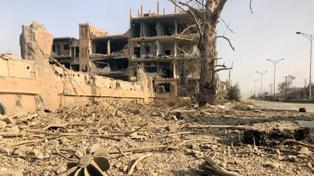 A picture shows the damage in the eastern Syrian city of Deir Ezzor during a military operation by government forces against Islamic State on November 4. (AFP Photo) A picture shows the damage in the eastern Syrian city of Deir Ezzor during a military operation by government forces against Islamic State on November 4. (AFP Photo)