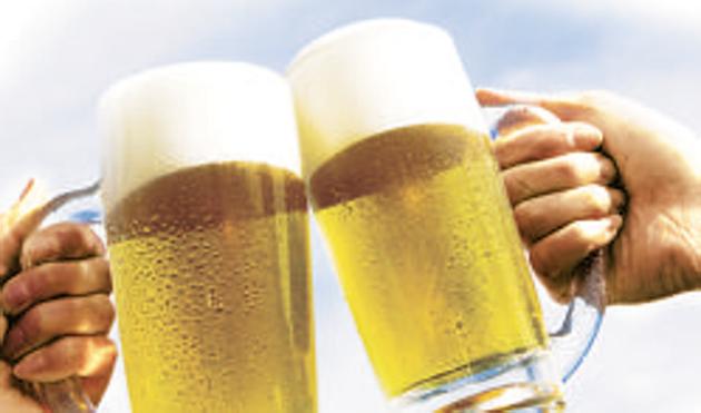 Two men were attacked by four others following a quarrel over a box of beer on Saturday evening at Rahatni, near Pune. (HT Representative) Two men were attacked by four others following a quarrel over a box of beer on Saturday evening at Rahatni, near Pune. (HT Representative)