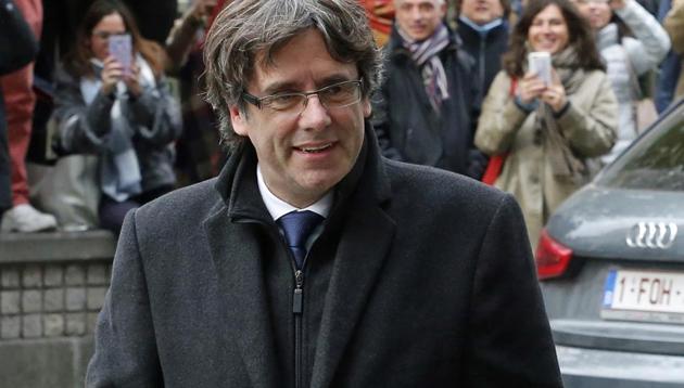 Dismissed Catalonia's leader Carles Puigdemont arriving to address media representatives at The Press Club in Brussels on October 31, 2017 . (AFP File Photo) Dismissed Catalonia's leader Carles Puigdemont arriving to address media representatives at The Press Club in Brussels on October 31, 2017 . (AFP File Photo)