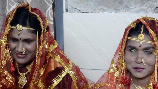 The foundation also gifted each couple at the wedding Rs 51,000 to help usher in a happily married life. (Ravindra Joshi / HT Photo) The foundation also gifted each couple at the wedding Rs 51,000 to help usher in a happily married life. (Ravindra Joshi / HT Photo)