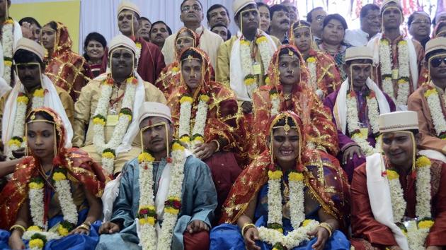 Over the weekend, 25 visually impaired couples exchanged vows in a mass marriage ceremony organised by Krip’s Foundation, an NGO at Nanuji, Jai Jinendra Pratishthan in Pune, Maharashtra on November 05, 2017. (Ravindra Joshi / HT Photo) Over the weekend, 25 visually impaired couples exchanged vows in a mass marriage ceremony organised by Krip’s Foundation, an NGO at Nanuji, Jai Jinendra Pratishthan in Pune, Maharashtra on November 05, 2017. (Ravindra Joshi / HT Photo)