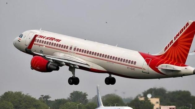 An Air India aircraft takes off at the Sardar Vallabhbhai Patel International Airport in Ahmedabad, India, July 7, 2017. (Reuters File Photo) An Air India aircraft takes off at the Sardar Vallabhbhai Patel International Airport in Ahmedabad, India, July 7, 2017. (Reuters File Photo)