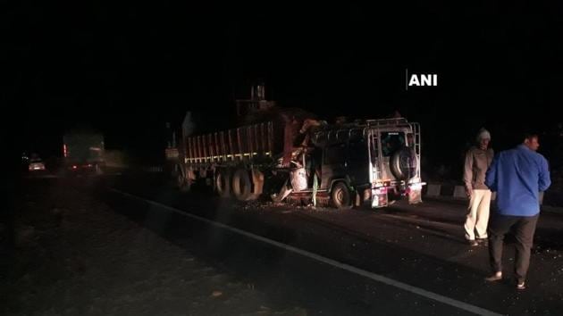 13 people died and eight others were injured after a jeep rammed into a truck in Gujarat’s Kheda district. (ANI Photo) 13 people died and eight others were injured after a jeep rammed into a truck in Gujarat’s Kheda district. (ANI Photo)