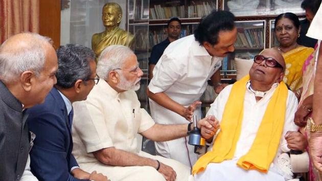 PM Narendra Modi met M Karunanidhi at DMK chief’s Gopalapuram residence in Chennai.(Photo: @kalaignar89 on Twitter)