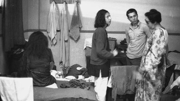 Prince Ali Raza (second from right) with his sister Sakina (second from left) and his mother Begum Wilayat Mahal at New Delhi Railway Station’s waiting room on March 20, 1975. (N Thyagarajan / HT Archives) Prince Ali Raza (second from right) with his sister Sakina (second from left) and his mother Begum Wilayat Mahal at New Delhi Railway Station’s waiting room on March 20, 1975. (N Thyagarajan / HT Archives)