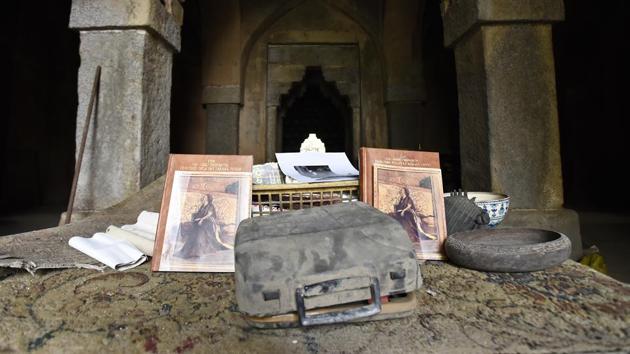 A three-page note with several handwritten accounts now lies scattered on the premises with other belongings of the family, including several pairs of old shoes, a broken typewriter, porcelain crockery, cups, copper vessels and soiled carpets. (Sanchit Khanna / HT Photo) A three-page note with several handwritten accounts now lies scattered on the premises with other belongings of the family, including several pairs of old shoes, a broken typewriter, porcelain crockery, cups, copper vessels and soiled carpets. (Sanchit Khanna / HT Photo)
