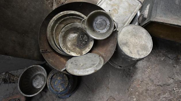 Copper vessels and other utensils from Raza’s royal kitchen lie unused; a sign of his reclusive self. (Sanchit Khanna / HT Photo) Copper vessels and other utensils from Raza’s royal kitchen lie unused; a sign of his reclusive self. (Sanchit Khanna / HT Photo)