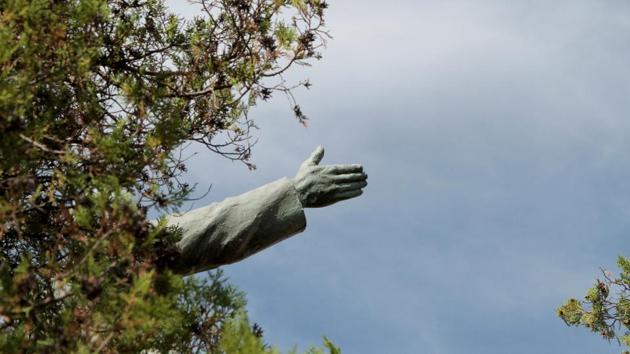 A detailed view of Lenin’s monument is seen in the settlement of Ordzhonikidze, Crimea. (Pavel Rebrov / REUTERS)