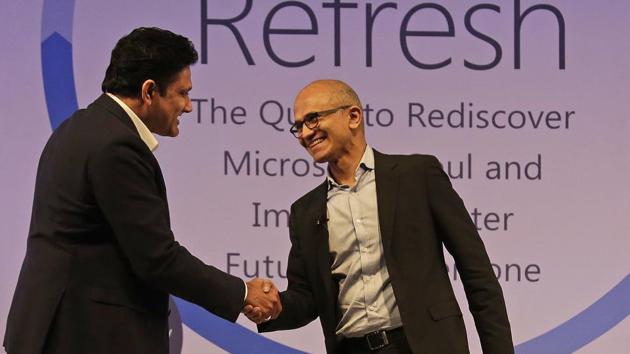 Former Indian cricket team skipper and coach Anil Kumble with Microsoft CEO Satya Nadella (right) during a chat show on the latter’s book, "Hit Refresh", in New Delhi, on Tuesday.(AP)