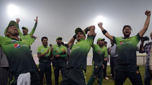 Pakistan’s cricket team under Sarfraz Ahmed have won 12 out of their last 14 Twenty20 Internationals and that has helped them secure the No.1 ranking in the shortest format after India defeated New Zealand 2-1 in the recently-concluded series.(AFP) Pakistan’s cricket team under Sarfraz Ahmed have won 12 out of their last 14 Twenty20 Internationals and that has helped them secure the No.1 ranking in the shortest format after India defeated New Zealand 2-1 in the recently-concluded series.(AFP)