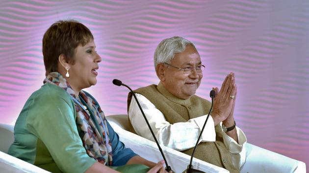 Bihar chief minister Nitish Kumar during a HTLS session with Barkha Dutt last year. (Ajay Aggarwal/HT PHOTO)