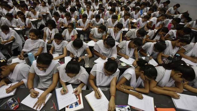 Students study at a coaching centre in Kota. Kota sees around 150,000 students enrol every year in any of the 40-odd institutes. (Raj K Raj / HT Photo) Students study at a coaching centre in Kota. Kota sees around 150,000 students enrol every year in any of the 40-odd institutes. (Raj K Raj / HT Photo)