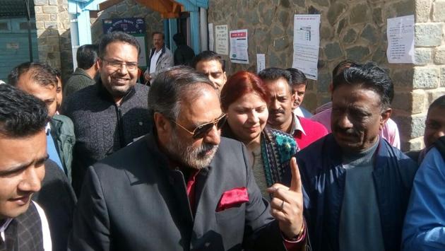 Congress MP Anand Sharma after casting his vote in Shimla on Thursday. (Deepak Santa/HT)