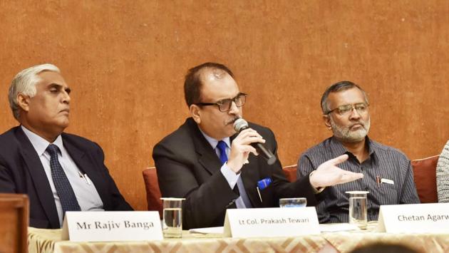 (From left) MD & CEO Rapid Metro Rajiv Banga, CSR executive director Lt Col (retd) Prakash Tewari and environment analyst Chetan Agarwal at the seminar ‘Tackling deteriorating air quality in Gurugram’ on Thursday. (Sanjeev Verma/HT Photo) (From left) MD & CEO Rapid Metro Rajiv Banga, CSR executive director Lt Col (retd) Prakash Tewari and environment analyst Chetan Agarwal at the seminar ‘Tackling deteriorating air quality in Gurugram’ on Thursday. (Sanjeev Verma/HT Photo)