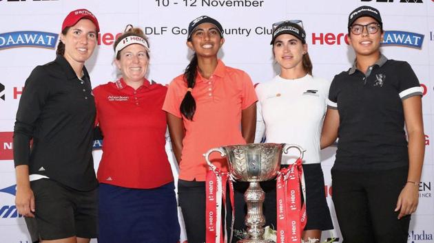 Carlota Ciganda, Beth Allen, Aditi Ashok (Defending Champion), Belen Mozo and Gaurika Bishnoi pose with the Hero Women's Indian Open 2017 trophy at the players press conference at the DLF Golf and Country Club in Gurugram on Wednesday.(PTI)