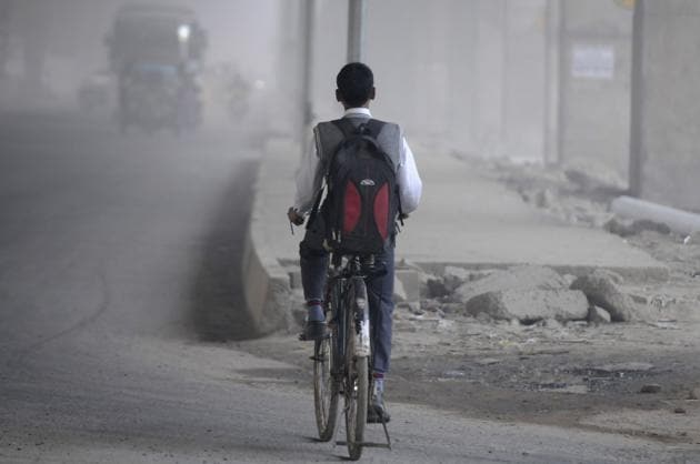 Many schools have already stopped outdoor activities and are also taking other measures to protect children. (Sunil Ghosh /HT Photo) Many schools have already stopped outdoor activities and are also taking other measures to protect children. (Sunil Ghosh /HT Photo)