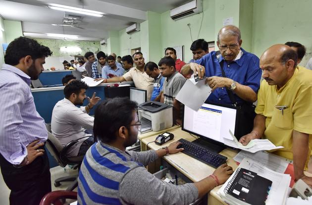 As per MCG officials, three teams have been constituted for the purpose and they will be visiting areas in the zone and informing residents about the facility and also collecting taxes from their doorstep.(Sanjeev Verma/HT FILE PHOTO)