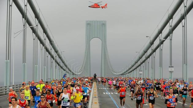 The first wave of runners make their way across the Verrazano-Narrows Bridge during the start of the New York City Marathon in New York, US on November 5, 2017. (Lucas Jackson / REUTERS) The first wave of runners make their way across the Verrazano-Narrows Bridge during the start of the New York City Marathon in New York, US on November 5, 2017. (Lucas Jackson / REUTERS)