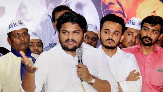 Patidar Anamat Aandolan Samiti convener Hardik Patel interacts with the Patidar community during an interaction programme in Ahmedabad on Friday.(PTI)