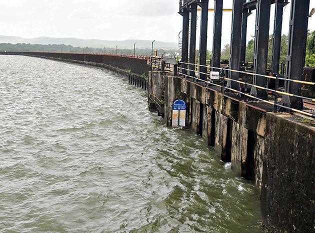 The water level in Khadakwasla dam has dropped to 57.25 per cent.(HT/PHOTO)
