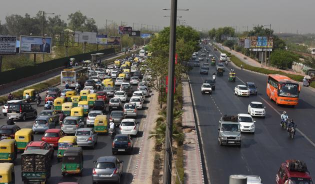 Under the policy, Odd-numbered cars are allowed to run on odd dates while even-numbered cars can only run on even dates. (HT File Photo) Under the policy, Odd-numbered cars are allowed to run on odd dates while even-numbered cars can only run on even dates. (HT File Photo)