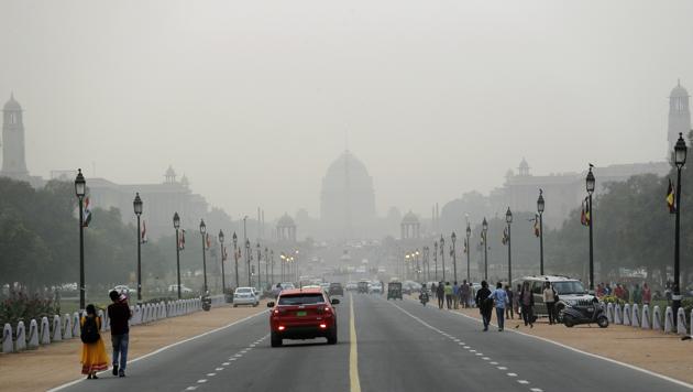 Raisina hills enveloped in a thick blanket of smog in New Delhi.(AP) Raisina hills enveloped in a thick blanket of smog in New Delhi.(AP)