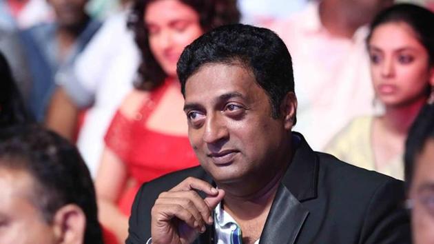 Prakash Raj speaks about politics and patriotism at a press meet in Bengaluru on Sunday. Prakash Raj speaks about politics and patriotism at a press meet in Bengaluru on Sunday.