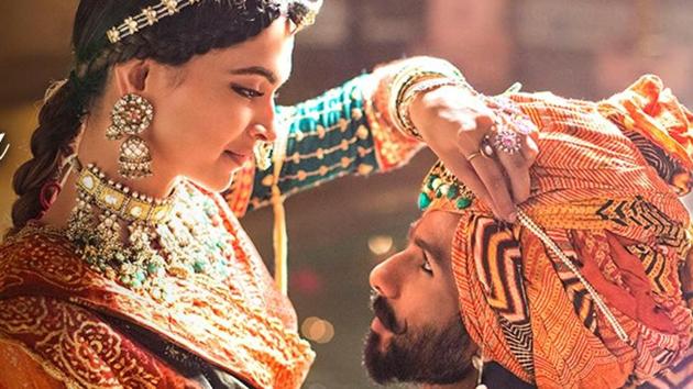 BJP leader Mukhtar Abbas Naqvi says he neither supports Padmavati nor opposes it. BJP leader Mukhtar Abbas Naqvi says he neither supports Padmavati nor opposes it.