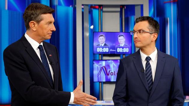 Candidates Borut Pahor (L) and Marjan Sarec attend a TV debate before the presidential election campaign in Ljubljana, Slovenia, November 9, 2017. (REUTERS) Candidates Borut Pahor (L) and Marjan Sarec attend a TV debate before the presidential election campaign in Ljubljana, Slovenia, November 9, 2017. (REUTERS)