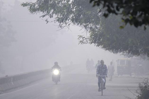 Polluting factories in Ghaziabad have been told to suspend operations till November 14. (Sunil Ghosh /HT) Polluting factories in Ghaziabad have been told to suspend operations till November 14. (Sunil Ghosh /HT)