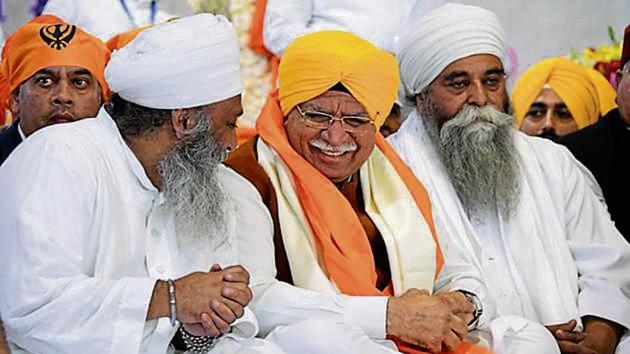 Chief minister Manohar Lal Khattar at the closing ceremony of 350th Parkash Utsav of Guru Gobind Singh at Jagadhari in Yamunanagar district on Sunday. (HT Photo) Chief minister Manohar Lal Khattar at the closing ceremony of 350th Parkash Utsav of Guru Gobind Singh at Jagadhari in Yamunanagar district on Sunday. (HT Photo)