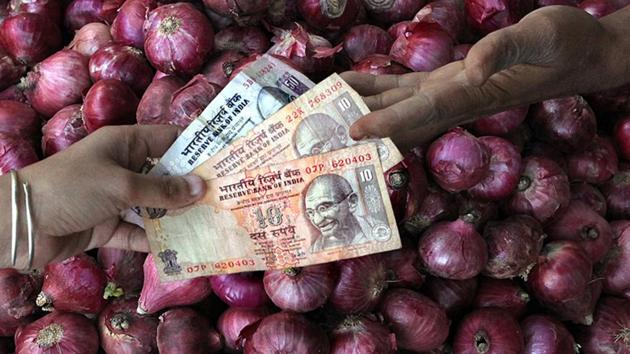 Combined food inflation in October was 1.9% in October, compared with 1.25% a month ago as vegetable prices increased by 7.47% from 3.92% in the previous month. (HT file photo) Combined food inflation in October was 1.9% in October, compared with 1.25% a month ago as vegetable prices increased by 7.47% from 3.92% in the previous month. (HT file photo)