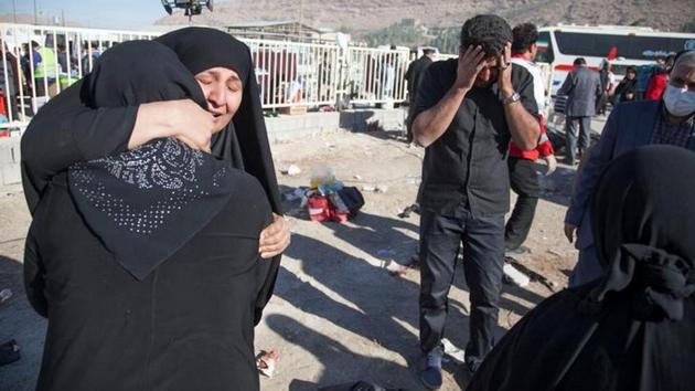 People react following an earthquake in Sarpol-e Zahab county in Kermanshah, Iran on Monday.(Reuters)