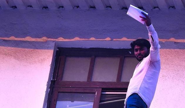 On November 10, farmer Dnyaneshwar Salve, 28, from a village in Osmanabad climbed on to the parapet of the seventh floor of the annexe building in Mantralaya and threatened to jump. (HT) On November 10, farmer Dnyaneshwar Salve, 28, from a village in Osmanabad climbed on to the parapet of the seventh floor of the annexe building in Mantralaya and threatened to jump. (HT)