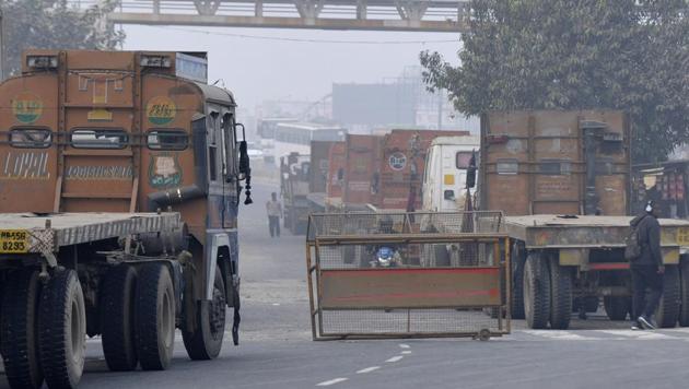 The civic agency allowed free entry to trucks and didn’t even charge the environment compensation charges (ECC) from heavy goods vehicles,” said KK Dahiya, special commissioner (transport). (Sunil Ghosh/ HT Photo) The civic agency allowed free entry to trucks and didn’t even charge the environment compensation charges (ECC) from heavy goods vehicles,” said KK Dahiya, special commissioner (transport). (Sunil Ghosh/ HT Photo)