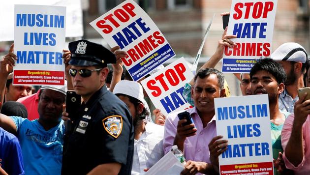 Community members take part in a protest to demand stop hate crime during the funeral service of Imam Maulama Akonjee, and Thara Uddin in the Queens borough of New York City, August 15, 2016. (REUTERS File Photo) Community members take part in a protest to demand stop hate crime during the funeral service of Imam Maulama Akonjee, and Thara Uddin in the Queens borough of New York City, August 15, 2016. (REUTERS File Photo)