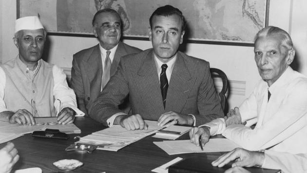 Jawaharlal Nehru with Lord Mountbatten and President of the All-India Muslim League Muhammad Ali Jinnah during a conference meeting in New Delhi. As Nehru attempts of power sharing with Jinnah failed, the partition between India and Pakistan became the only solution. (Keystone / Getty Images) Jawaharlal Nehru with Lord Mountbatten and President of the All-India Muslim League Muhammad Ali Jinnah during a conference meeting in New Delhi. As Nehru attempts of power sharing with Jinnah failed, the partition between India and Pakistan became the only solution. (Keystone / Getty Images)