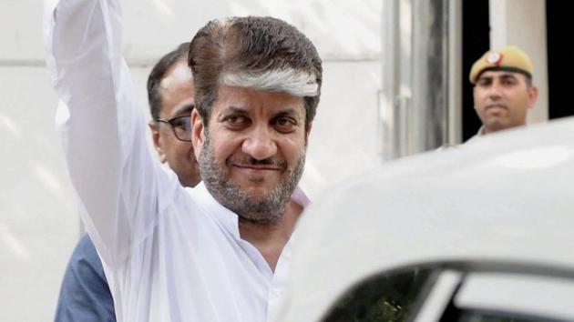 A Delhi court on Wednesday framed money laundering charges against Kashmiri separatist leader Shabir Shah(HT File Photo)