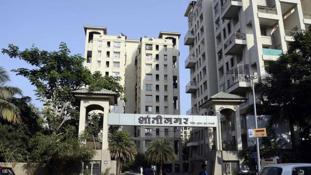 Santosh Sharma, an employee of the developers of the housing society, Surana Mutha Bhansali, contractor Sunil Kale and Dineshkumar Yadav who was responsible for fitting the glass on the balcony, were let go on bail. (HT PHOTO) Santosh Sharma, an employee of the developers of the housing society, Surana Mutha Bhansali, contractor Sunil Kale and Dineshkumar Yadav who was responsible for fitting the glass on the balcony, were let go on bail. (HT PHOTO)