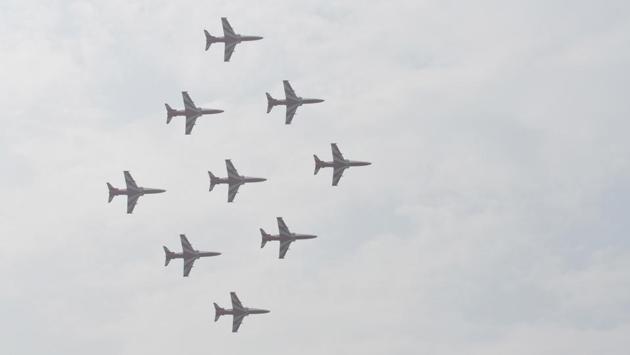 Surya Kiran at the aerobatic display at Adampur air force station. (Pardeep Pandit/ht) 