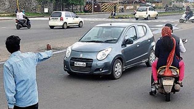 Before the speed gun became faulty, the department had issued 211 challans in January 2017 alone. Before that, as many as 10,761 challans were issued for this offence from January to December. (HT File) Before the speed gun became faulty, the department had issued 211 challans in January 2017 alone. Before that, as many as 10,761 challans were issued for this offence from January to December. (HT File)