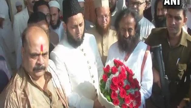 Sri Sri Ravi Shankar at Aishbagh Eidgah in Lucknow to meet AIMPLB’s Khalid Rasheed Firangi Mahali. (ANI Photo) Sri Sri Ravi Shankar at Aishbagh Eidgah in Lucknow to meet AIMPLB’s Khalid Rasheed Firangi Mahali. (ANI Photo)
