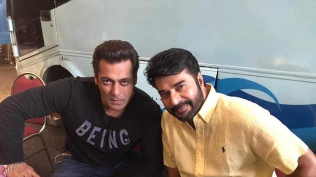 Salman Khan met Mammootty at the Jawaharlal Nehru Stadium in Kochi, where he also performed at the opening ceremony of ISL.