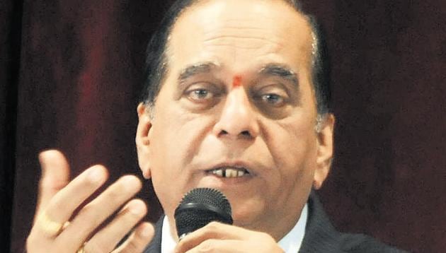 DS Kulkarni and his wife Hemanti have been booked for cheating and criminal breach of trust at Shivajinagar police station on October 28 on the basis of a complaint lodged by Kothrud resident Jitendra Mulekar, 65, accusing their company of duping him for Rs4,40,647. (HT FILE PHOTO) DS Kulkarni and his wife Hemanti have been booked for cheating and criminal breach of trust at Shivajinagar police station on October 28 on the basis of a complaint lodged by Kothrud resident Jitendra Mulekar, 65, accusing their company of duping him for Rs4,40,647. (HT FILE PHOTO)