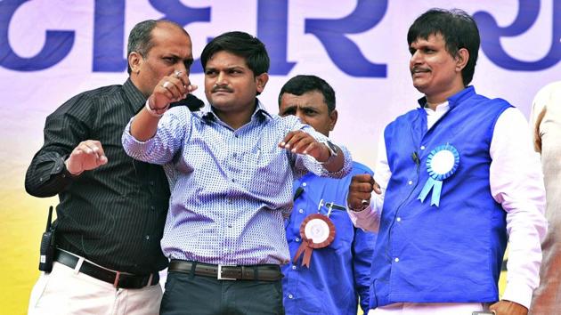 Hardik Patel (second from left) (File Photo) Hardik Patel (second from left) (File Photo)